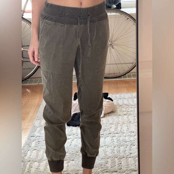 James Perse olive green jogger pants - Picture 2 of 5